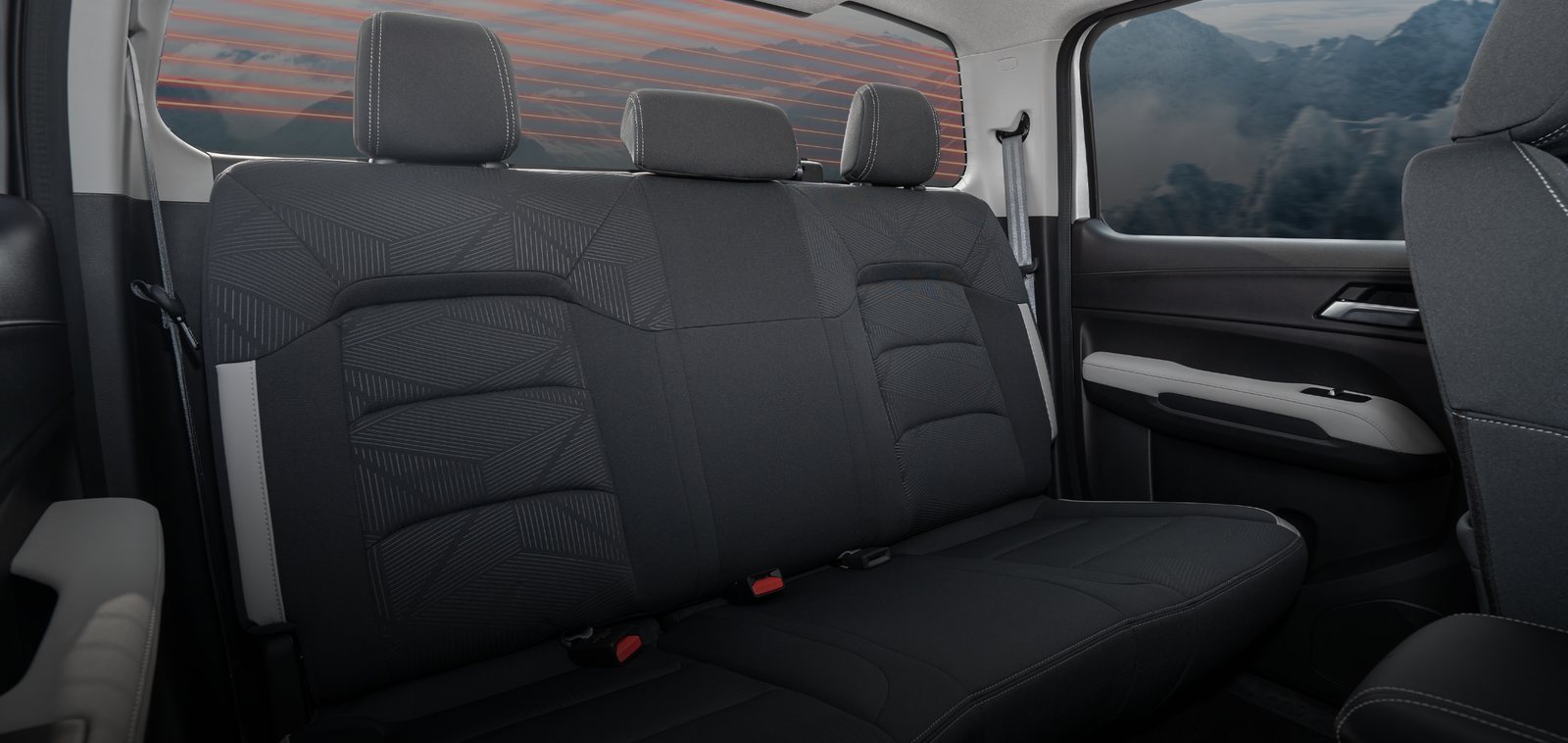 1,470 mm rear row